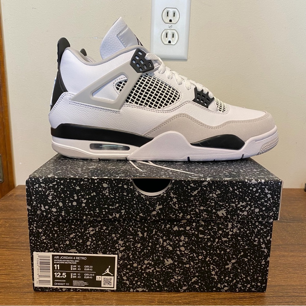 Nike Air Jordan 4 Retro Military Black 2022 White DH6927-111 Mens Size 11 NEW